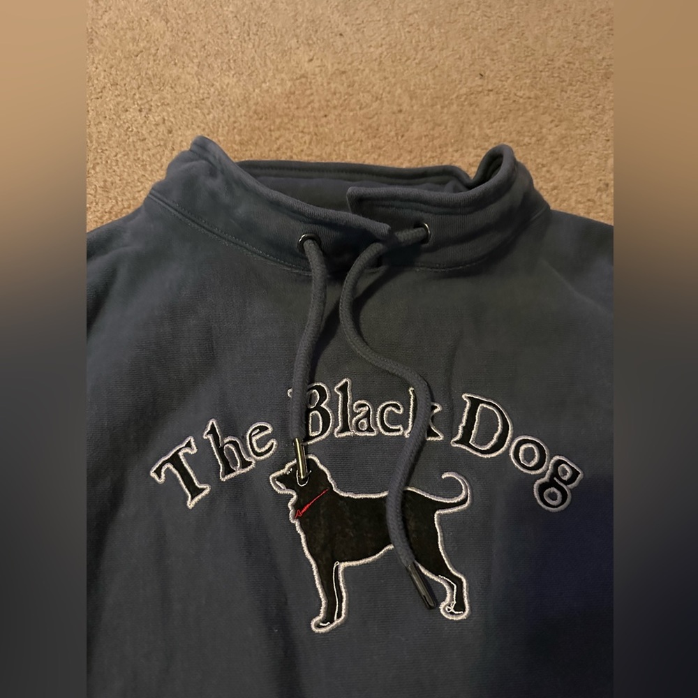 Black dog sweatshirt